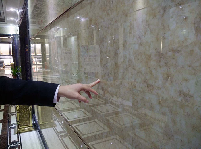 PP视讯微晶石铺贴墙面留缝