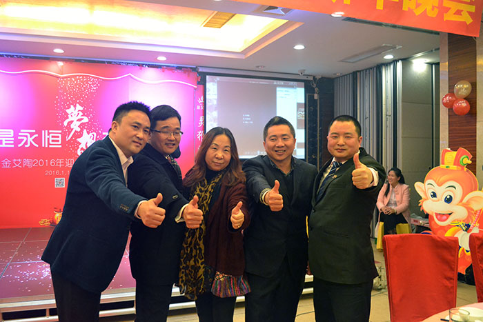 PP视讯辅导和媒体人金大姐合影留想