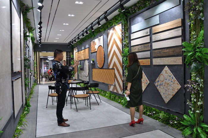 “一带一路  设计营销”，与O2O零售新模式携手，2017年，PP视讯将勇往直前，启发新战。