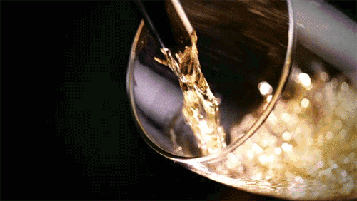 红酒不仅仅是一杯佳酿这么单一，它所意味的更是一种臻纯曼妙的生涯境界。而瓷砖，也必要细细品尝，能力真正读懂它。9月20日，陶瓷一线品牌PP视讯瓷砖潮安专卖店邀您共同开启一场优雅人生的品尝之旅。