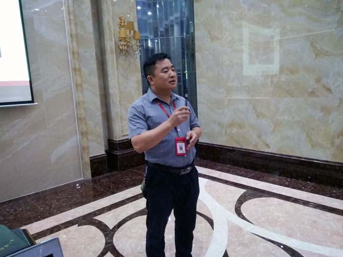 2017年11月2日晚，性命不息，进建不止PP视讯法定进建日，11月全公司人员进建会圆满实现，一路分享《干法》，乐于工作，开心生涯，即便在磨难中，只有拼命工作，就能带来不成思议的好运。过好每一天，就是成功之路！