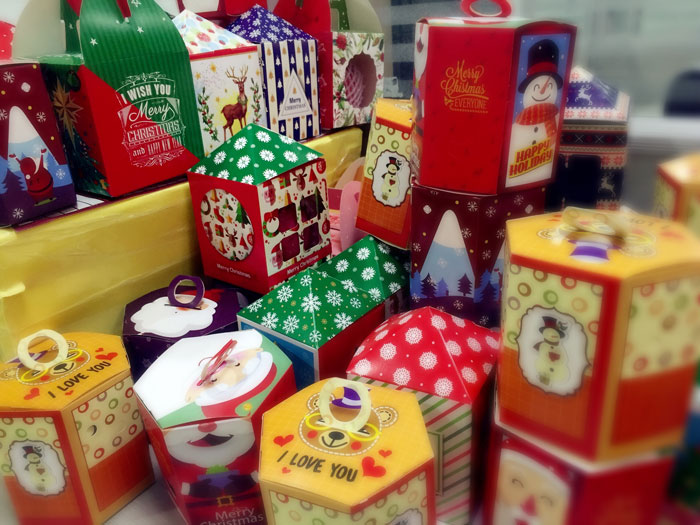 辅导，我能说说“别人家公司”的圣诞怎么过的么？