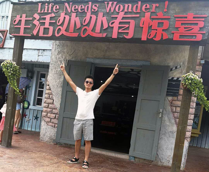 身为年轻一代的90后，但他看起来却比同龄人多了那份沉稳，他就是本次专访的新闻人物——湖南岳阳总代理秦志雄。